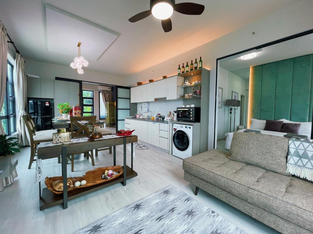 Seaside Lavender Suite Jesselton Quay Citypads 코타키나발루 외부 사진